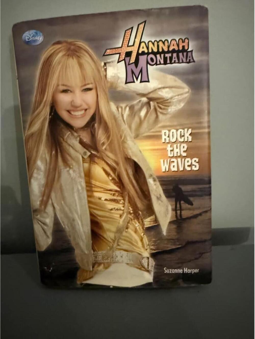 Vintage Y2K Hannah Montana Rock the Waves book
